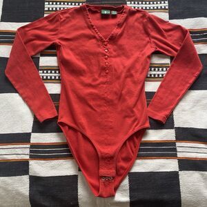 Hunt Club Red 100% Cotton V Neck Long Sleeve Bodysuit. Medium.